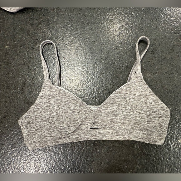 Alo Yoga Alosoft Lounge Cutout Bra – Grey Heather, XS, Like New - Picture 3 of 11